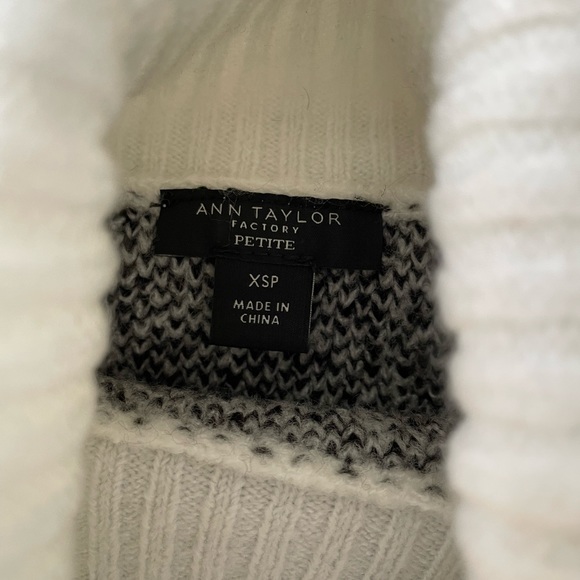 NWOT Ann Taylor Sweater - Picture 3 of 7